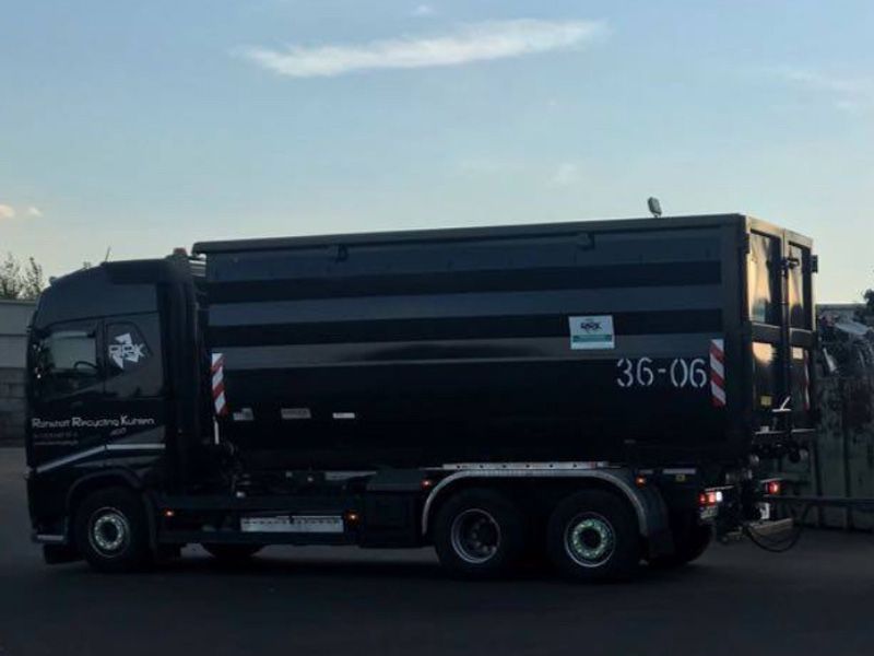 LKW mit Container